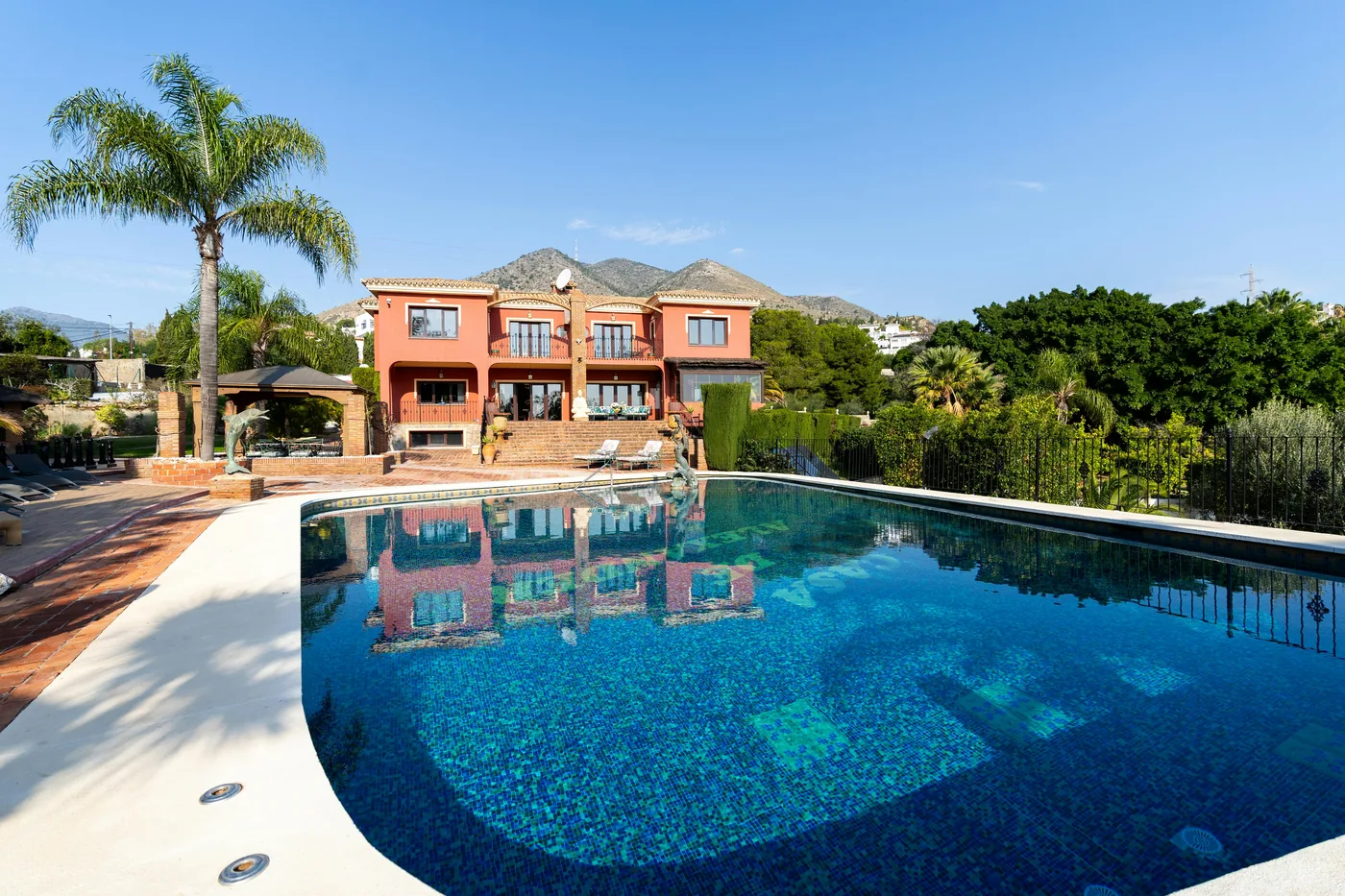 Villa con jardín en Andratx 1